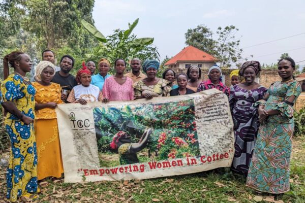 KABARE : Des caféicultrices de Tumaini Coopérative Coffee formées en bonne gestion des AVEC